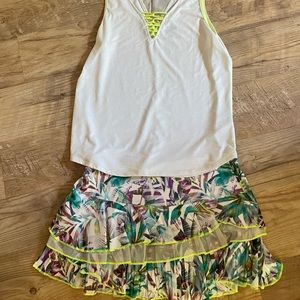 Lucky in Love Medium tennis set.